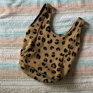 Leopard print woven shoulder shopper